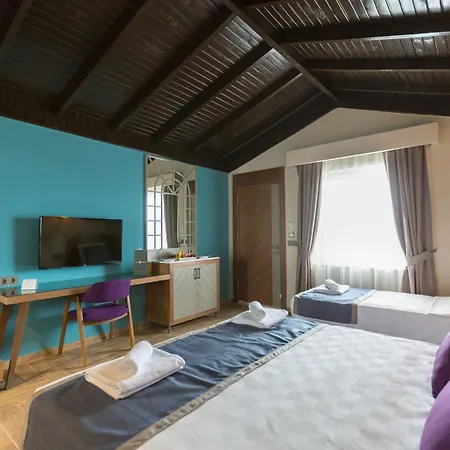Adella Hotel