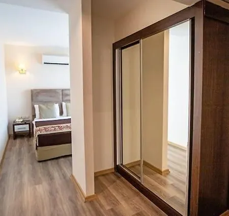Adella Hotel 5*