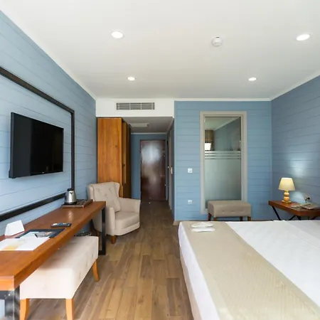 Hotel Adella 5*